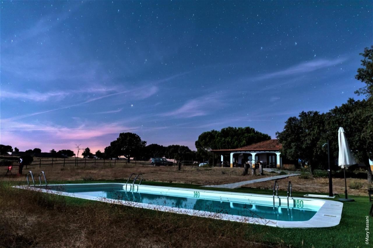 Eco-Lodge En La Reserva Privada Campanarios De Azaba - Proyecto De Conservacion Espeja Exteriör bild