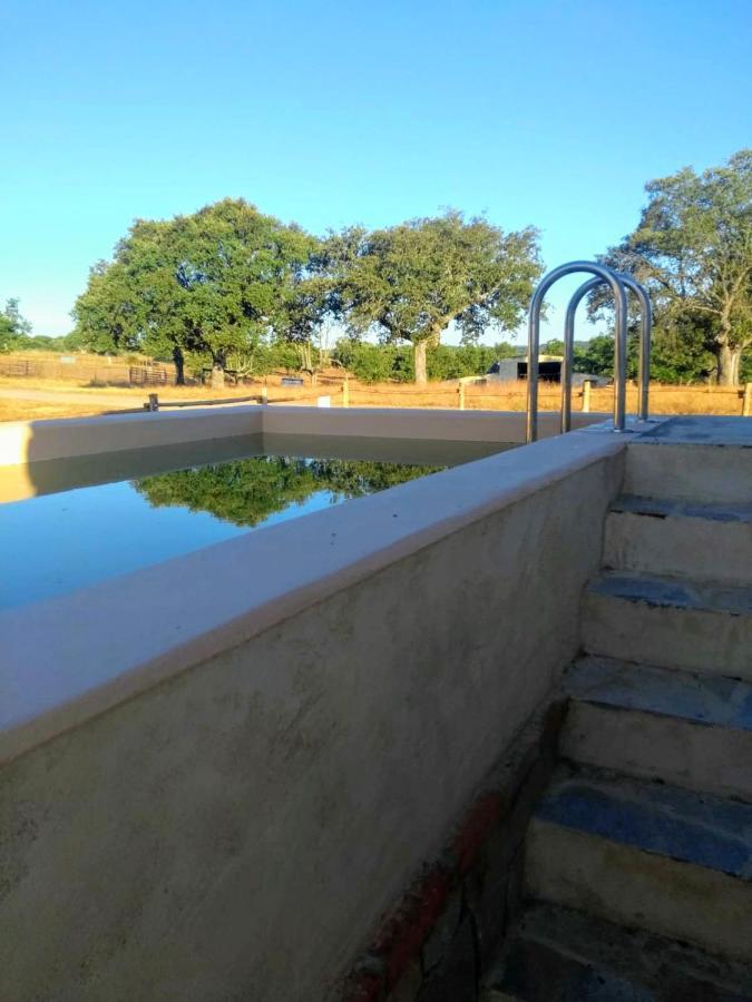 Eco-Lodge En La Reserva Privada Campanarios De Azaba - Proyecto De Conservacion Espeja Exteriör bild