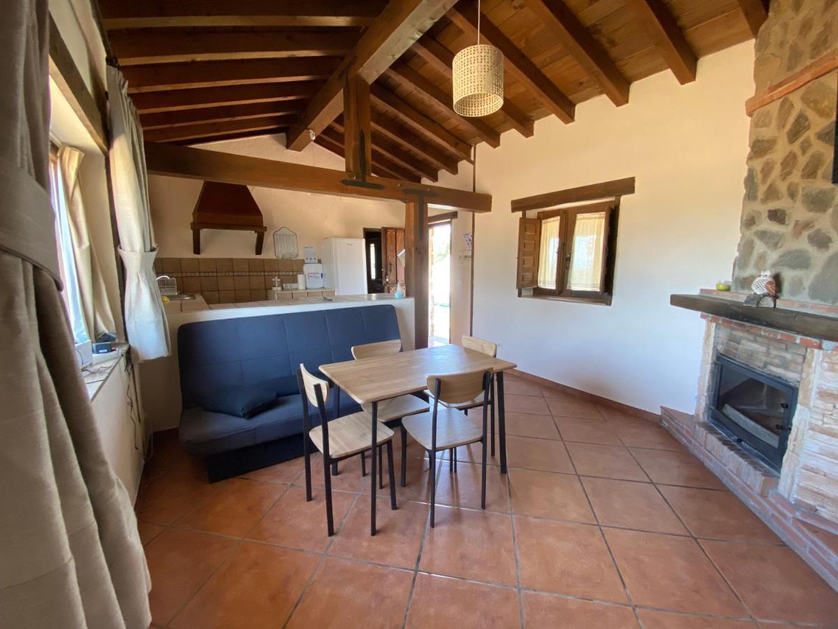 Eco-Lodge En La Reserva Privada Campanarios De Azaba - Proyecto De Conservacion Espeja Exteriör bild