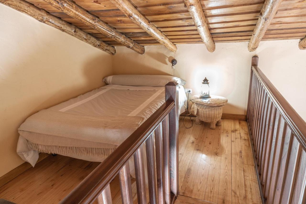 Eco-Lodge En La Reserva Privada Campanarios De Azaba - Proyecto De Conservacion Espeja Exteriör bild