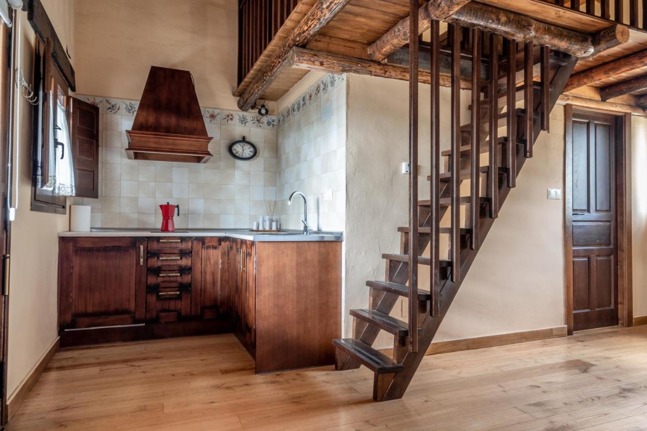 Eco-Lodge En La Reserva Privada Campanarios De Azaba - Proyecto De Conservacion Espeja Exteriör bild